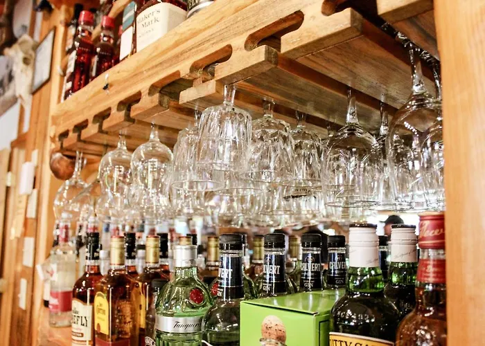 Boulder Inn Inn *